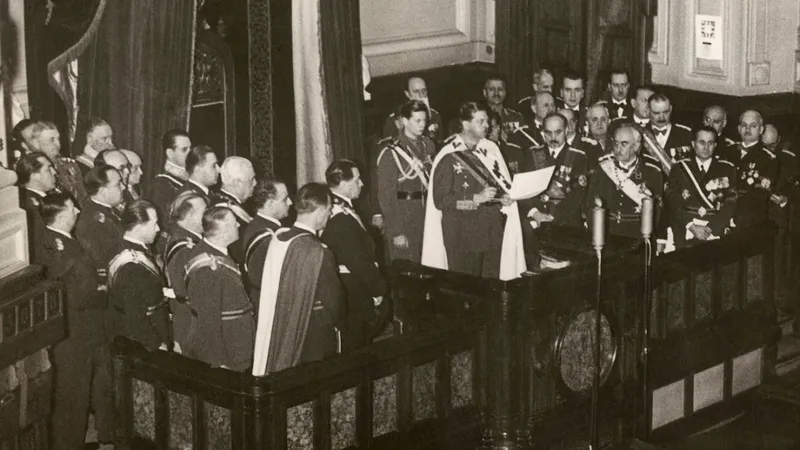 Regele Carol al II-lea în Parlament în 1940