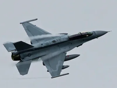 Bulgaria a dat 2.500.000.000$ pe avioane F-16 care nu zboară. Primul nu a ajuns nici măcar la paradăL- Foto: Profimedia images
