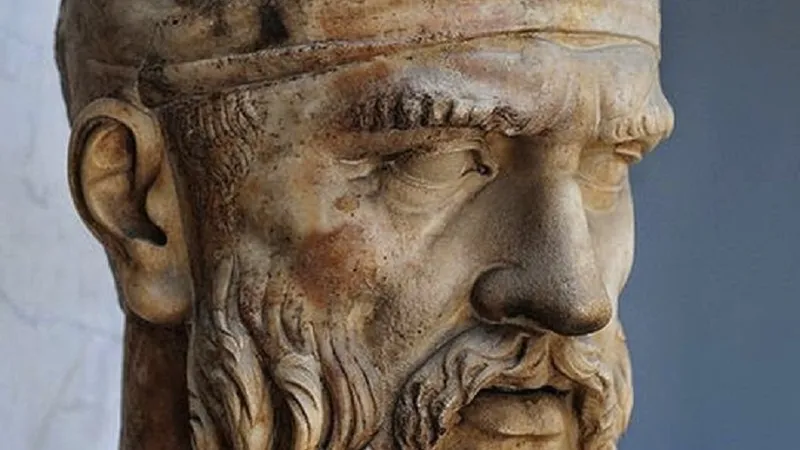 bust decebal