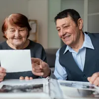 Care pensionari primesc o creștere de pensie de 50% chiar înainte de recalculare? - Foto: Freepik
