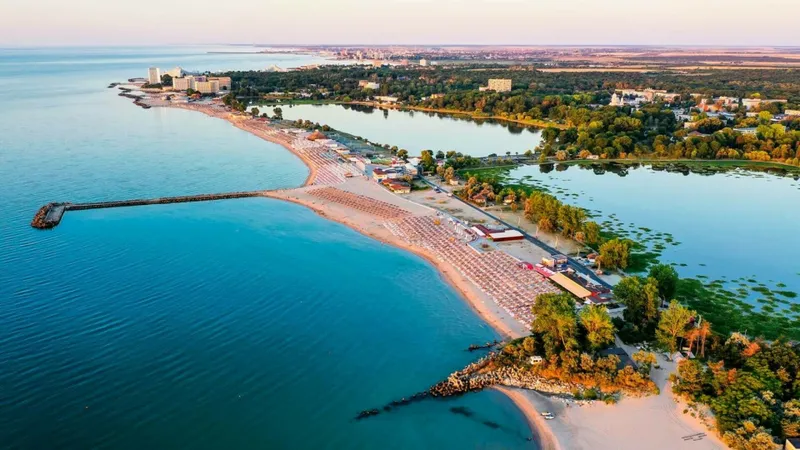 Pe plaja din Mamaia unde are loc festivalul Sunwaves au fost găsite droguri. Poliția a intervenit Foto: Profimedia (fotografie cu caracter ilustrativ)