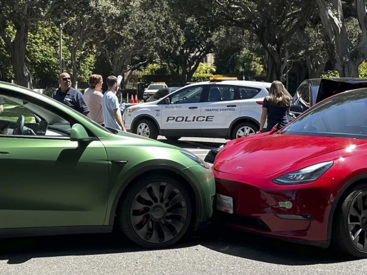 Cu Musk la butoane, Administrația Trump vrea să elimine raportarea accidentelor. Ce câștigă Tesla - Foto: Profimedia Images - Imagine cu rol ilustrativ