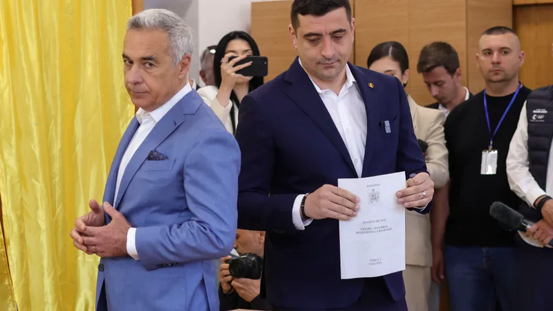 Călin georgescu și george Simion - Foto: INQUAM PHOTOS / Octav Ganea