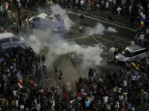 Incidente la protestele romanilor din diaspora fata de guvernul PSD, in Piata Victoriei, vineri, 10 august 2018 Foto: Inquam Photos / Octav Ganea