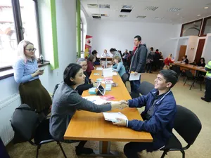 Firmele pot primi stimulente pentru angajarea elevilor și studenților pe perioada vacanțe - FOTO: Inquam Photos / Adel Al-Haddad