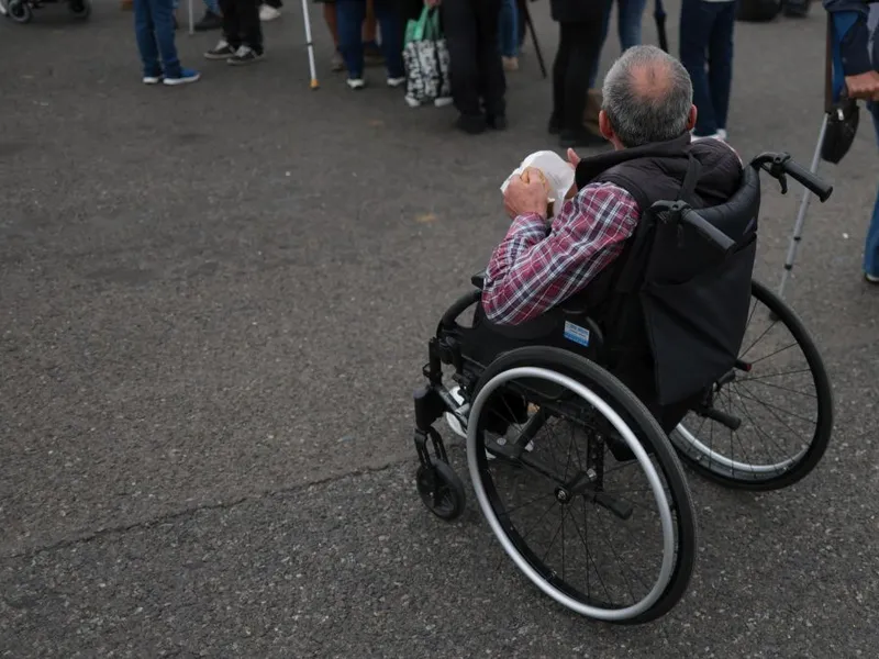 1.200.000.000 € plăteşte statul român, anual, asistaţilor social. Care e judeţul cu cei mai mulţi? - Foto: INQUAM PHOTOS/George Călin