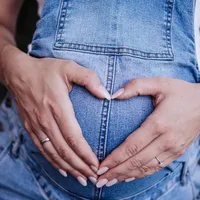 În ce oraș se dau mii de dolari tinerilor dacă fac copii. Despre ce sumă e vorba - Foto: Arhivă / imagine cu caracter ilustrativ