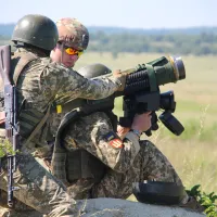 VIDEO Soldat ucrainean lansează o rachetă Javelin dintr-un balcon. Și momentul când lovește inamicul / twitter