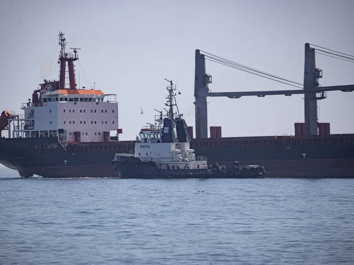 Putin a atacat două nave civile în Marea Neagră. Un marinar a fost ucis și mai mulți răniți