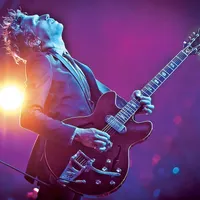 Cântă încă o dată, Dan  Kessler pe scenă,  în Los Angeles, în 2017,  în timpul turneului  aniversar al trupei  Bright Lights