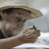 Care pensionari iau 800 lei în plus la pensie? Când le vor intra banii pe card? - Foto: INQUAM PHOTOS/Octav Ganea