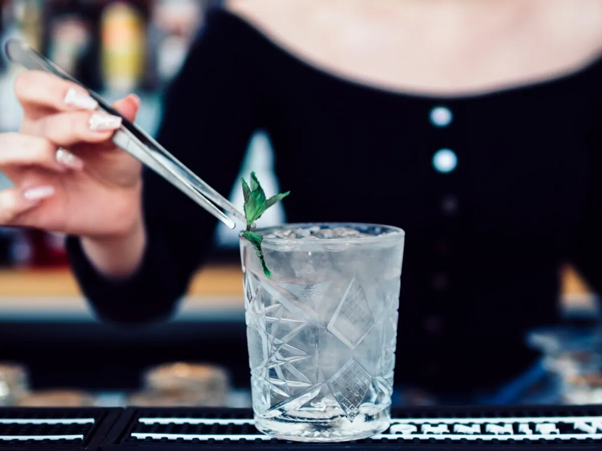 Cum să faci gheață gratis, la tine acasă? Te costă 1 lei și ai nevoie doar de un ingredient - Foto: Freepik (rol ilustrativ)