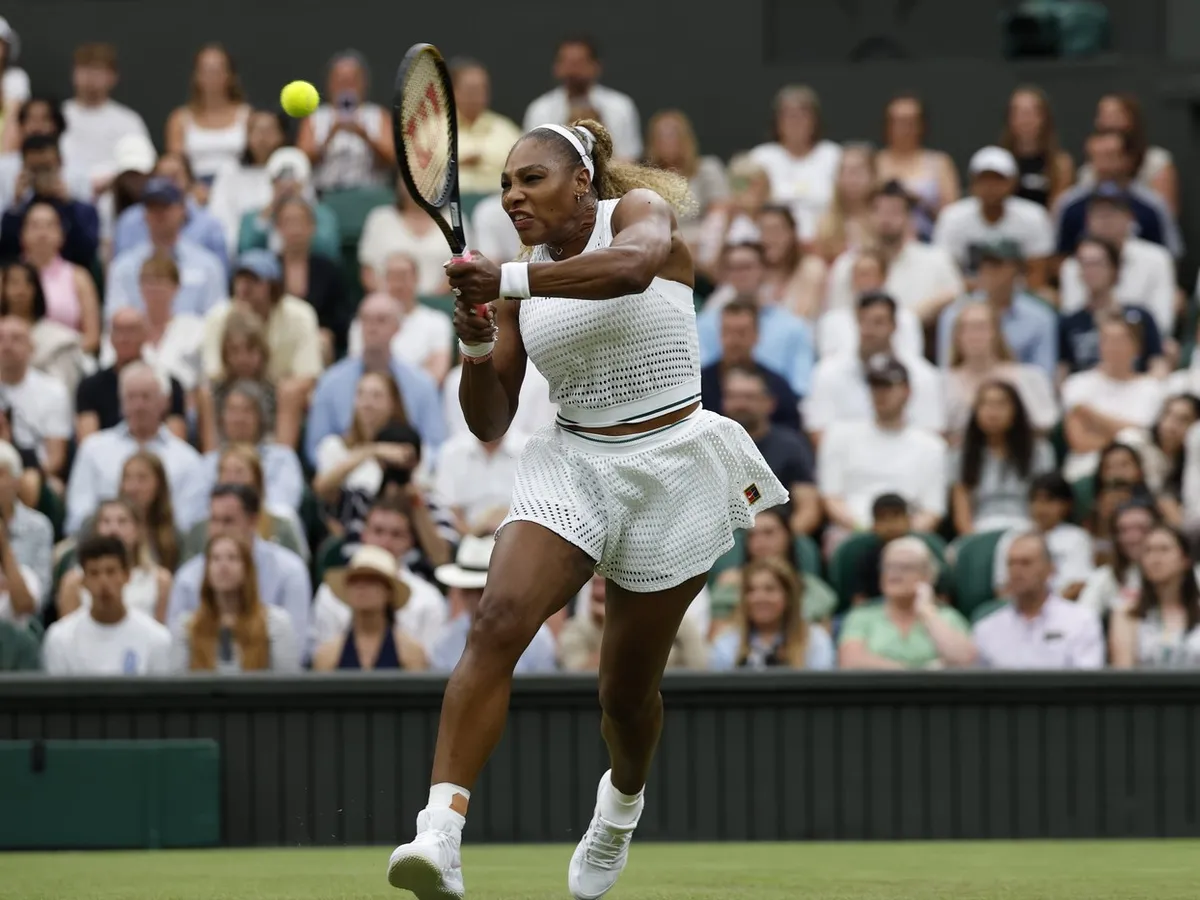 Serena Williams s-a retras de la dublu la Wimbledon din cauza unei accidentări la genunchiul drept
