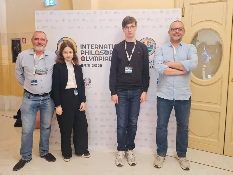 Un elev din Iași a obținut menţiune la Olimpiada Internaţională de Filosofie. 54 de țări prezente Foto: Facebook/Ministerul Educatiei