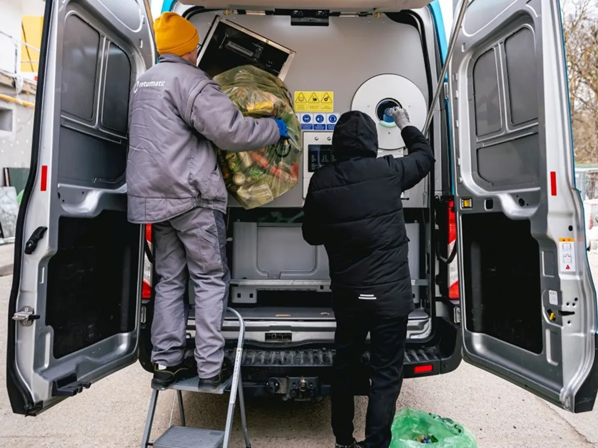 Sprijin pentru comerțul rural: RetuRO introduce un aparat mobil pentru colectarea ambalajelor SGR Foto: ReturRO o