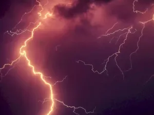 METEO Cod galben de furtuni în mai multe județe din țară. Restul țării, caniculă extremă - Foto: Arhiva