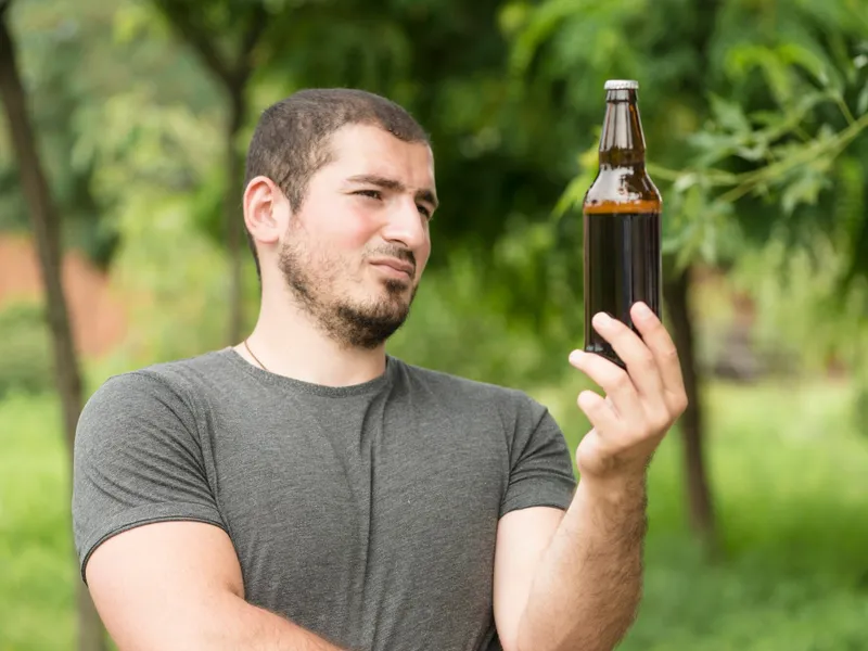 Ce „nenorociri” se întâmplă în corpul tău când bei bere? Apare și cancerul de colon - Foto: Freepik (imagine cu rol ilustrativ)