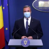 Nicolae Ciucă a spus că succesul capaniei de vaccinare anti-COVID ține de o comunicare/FOTO: Facebook