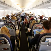 Locurile din avion evitate de pasageri. Sunt cele mai ieftine și cele mai sigure în caz de accident - Foto: Profimedia images