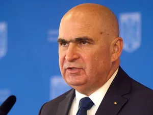 Preşedintele adinterim Ilie Bolojan susţine o conferinţă de presă - Foto: Profimedia Images