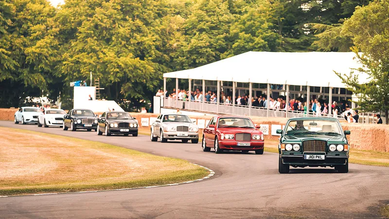 Parada modelelor Bentley turbo