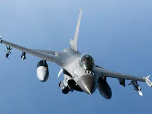 Primele imagini cu F-16 al Ucrainei atacând poziții ale rușilor. Piloți, antrenați în România - Foto: profimedia Images (imagine cu caracter ilustrativ)