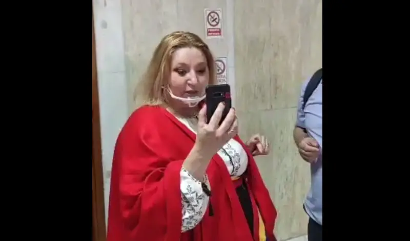 Diana Șoșoacă face din nou circ în Parlament. Captură foto Facebook