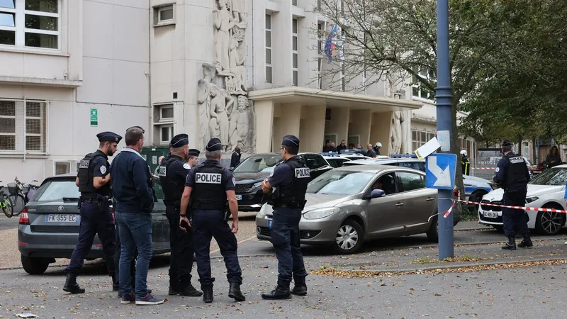 Atac armat în Franța. Mai mulți atacatori au deschis focul dintr-o mașină asupra unui grup de tineri - Foto: Profimedia images - Caracter ilustrativ