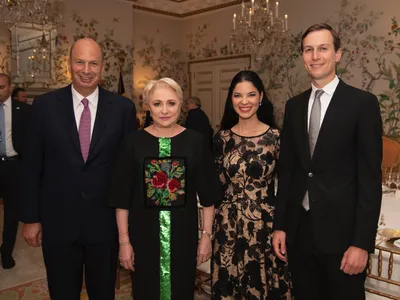 Ana Birchall, Viorica Dăncilă, Gordon Sondland și Jared Kushner, ginerele lui Trump  Foto: Twitter