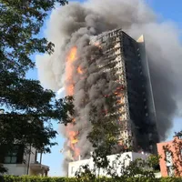 În blocul de la periferia orașului locuiau aproximativ 70 de familii. FOTO: Facebook