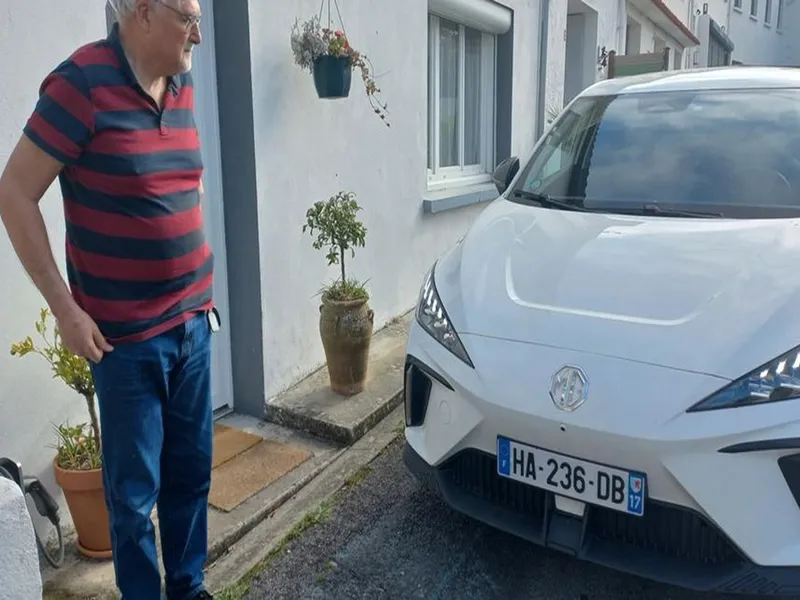 Șoc la priză, pentru un pensionar! Factură de 1.195 € pentru o singură încărcare a mașinii electrice - Foto: sudouest.fr