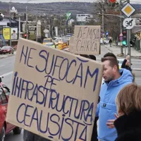 Protest într-un oraș mare din țară din cauza infrastructurii. Oamenii cer demisia primarului  - Foto: FB Aurel Dobașu