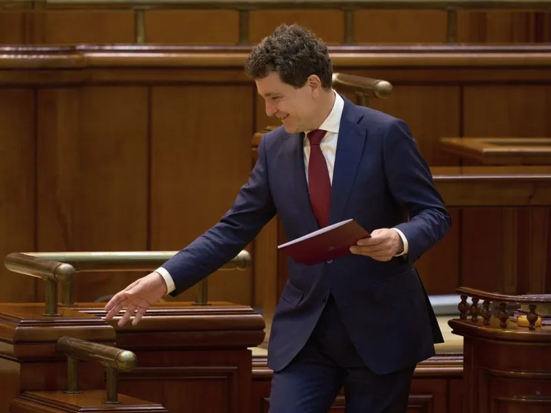 Nicuşor Dan, în timpul discursului de la depunerea Jurământului, din plenul Parlamentului - Foto: Profimedia Images