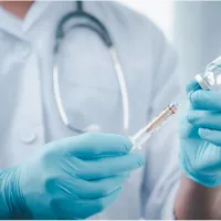 Anticorpii vaccinului Pfizer scad de 10 ori după șapte luni/foto: yahoo