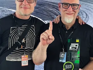 Interviu cu primul pilot român care a câștigat o cursă de GT4 pe Nurburgring. „Raliu pe asfalt” - Foto: Facebook / Alex Vasilescu