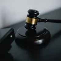 „Azilele groazei”: Inculpaţii din dosarul caminului de la Bărdeşti, Mureș, arestaţi preventiv - Foto: pexels.com/Sora Shimazaki - Imagine cu rol ilustrativ