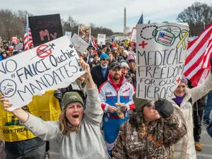 Conspiraționiștii au protestat la Washington împotriva obligativităţii vaccinării anti-COVID-19/FOTO: washingtonpost.com