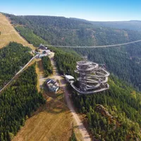 În Cehia, a fost inaugurat cel mai lung pod pietonal suspendat din lume. Are 721 de metri. / Foto: dolnimorava.cz