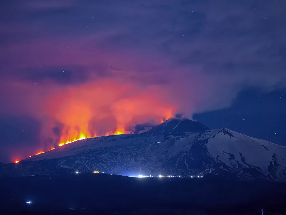 Topirea gheţarilor ar putea declanşa erupţii vulcanice în diferite puncte de pe glob l - Foto: Profimedia images