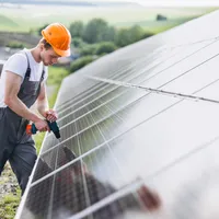 20.000 de români riscă să piardă finanțarea pentru Casa Verde. Lipsesc panourile fotovoltaice Foto: Freepik (fotografie cu caracter ilustrativ)