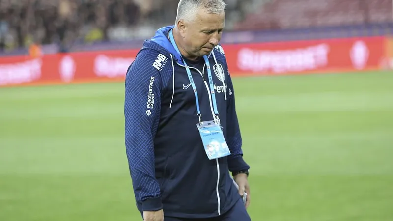 Ce echipă a ales să antreneze Dan Petrescu, în Superligă: Rapid sau CFR? - Foto: INQUAM PHOTOS/Simion Sebastian Tătaru