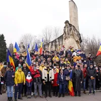Liderul AUR, George Simion, alături de susținătorii săi, la un miting electoral. Sursa imagine: Facebook AUR