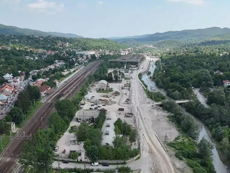 Autostrada „Valea Prahovei” rămâne un vis. Dar și la amărâta de Centura Comarnic lucrările întârzie - Foto: captură video