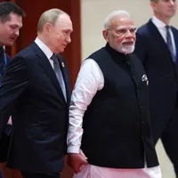 Ce i-a spus premierul Indiei lui Putin când s-a plimbat cu el de mână la un summit în China - Foto: profimedia Images (imagine cu rol ilustrativ)