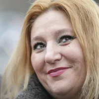 Circ marca Şoşoacă în plen: Aşa arată un sac în care morţii aşa-zis de COVID au fost aruncaţi goi. / Foto: digi24.ro