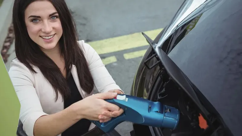 „Bombă”, pentru industria și piața auto! UE vrea să interzică mașinile termice „pe firmă” din 2030 - Foto: Freepik (Imagine cu rol ilustrativ)