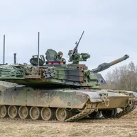 VIDEO Mai puternic, noul tanc Abrams al SUA va costa 24.000.000$. Poate ajunge la Armata Română? - Foto: Profimedia Images