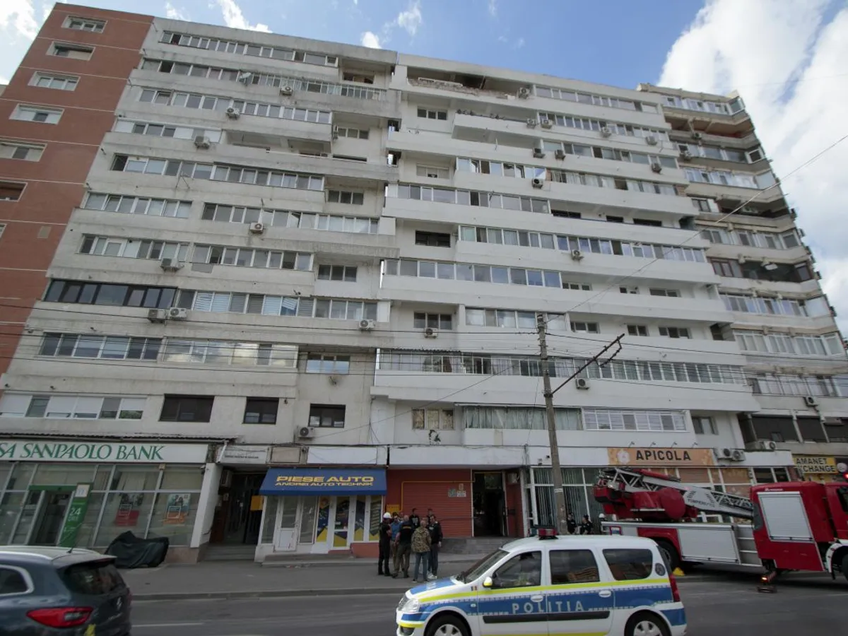 Blocul din centru, din Cartierul Mazepa I, de pe strada Brăilei, care a fost lovit de dronă - Foto: INQUAM PHOTOS/Ovidiu Iordachi