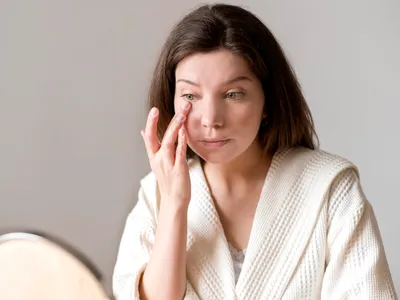 Leguma pe care să o pui pe ochi ca să scapi de cearcăne instant. Costă 3 lei și hidratează tenul imediat - Foto: Freepik (Imagine cu rol ilustrativ)