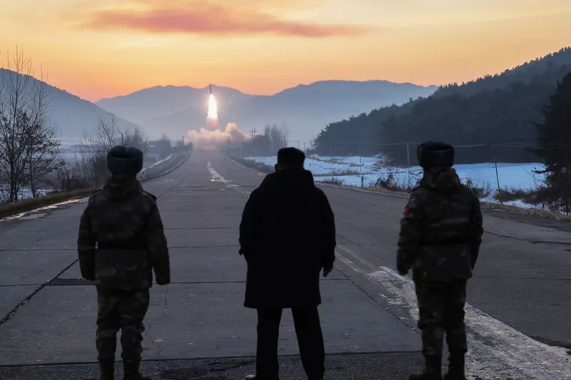 Kim Jong-un pregătește invadarea Coreei de Sud p&acirc;nă &icirc;n 2028. Se re&icirc;narmează cu sprijinul Chinei și Rusiei - Foto: Profimedia Images (imagine cu  rol ilustrativ)